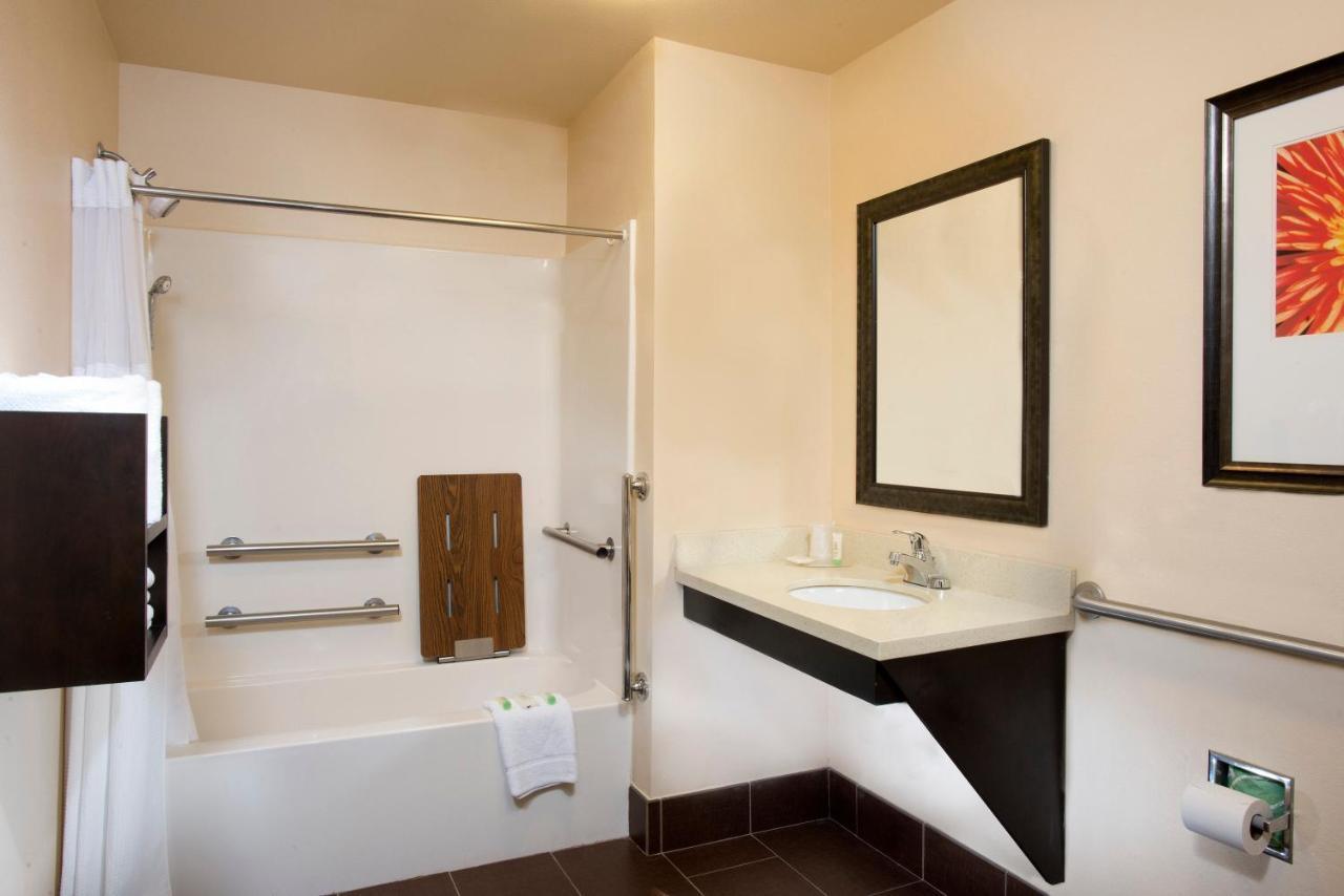 Staybridge Suites Myrtle Beach-Fantasy Harbour By Ihg Socastee Room photo